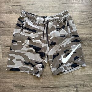 Nike Big Logo Swoosh Dark Gray Camo Print Sweat Shorts size XL Men Stain Vintage